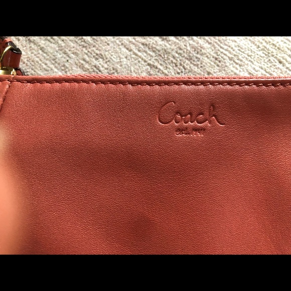 💙Coach pinkish wallet/ wristlet - Picture 4 of 5